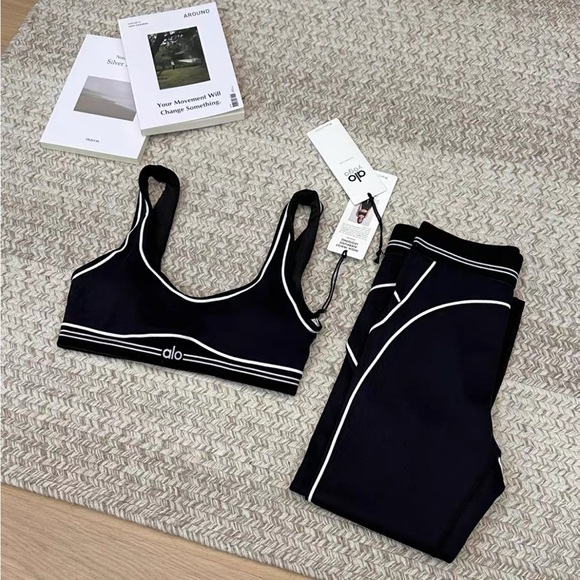 ALO Yoga Outfit Set: Leggings & Sports Bra. Matching Set - Picture 1 of 5
